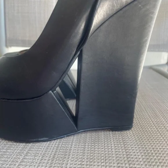 L.A.M.B. Black Leather Amour Wedge Cut Out Platform Heels - Picture 3 of 9